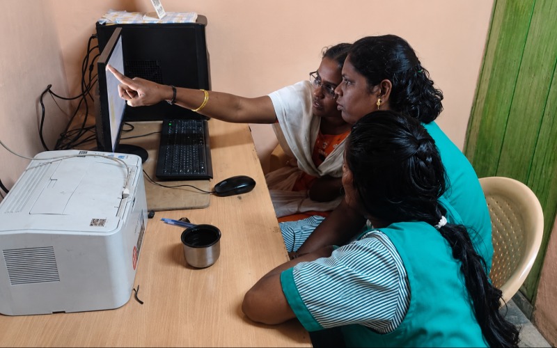 Computer skills training session